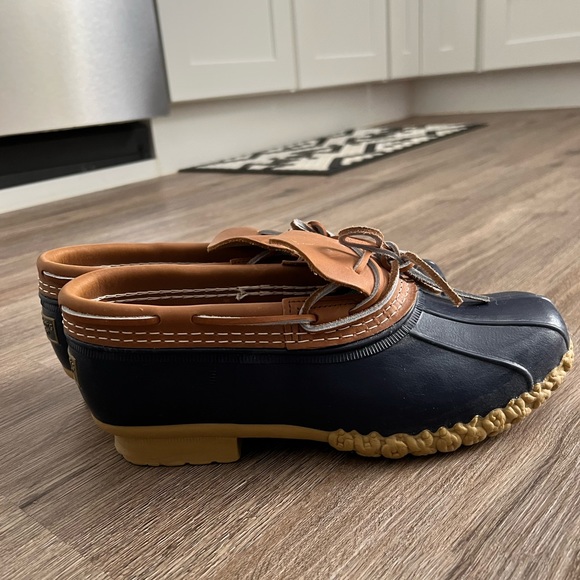 L.L.Bean Waterproof Bean Boot Moc Low duck 9 - Picture 2 of 8